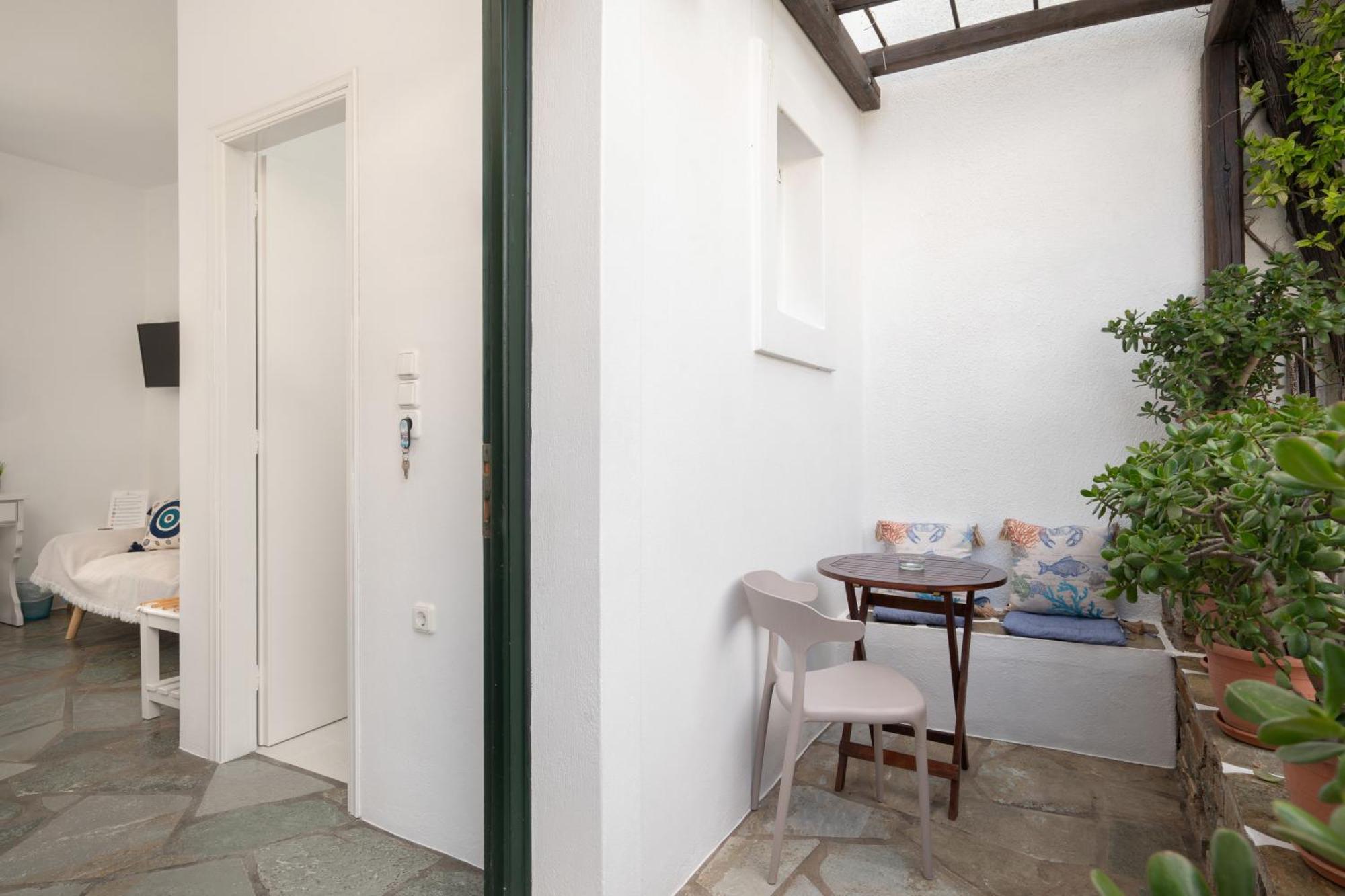 פארוס Eleni Rooms מראה חיצוני תמונה