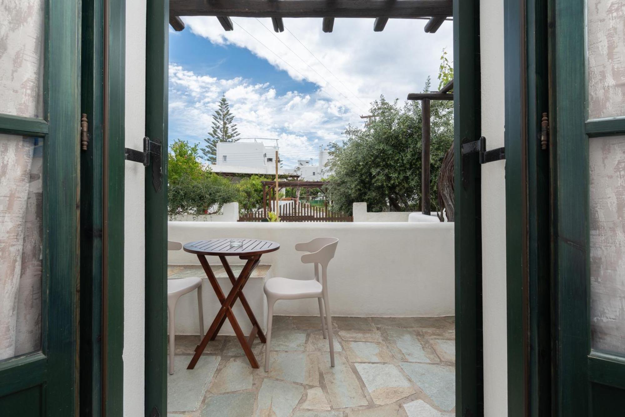 פארוס Eleni Rooms מראה חיצוני תמונה